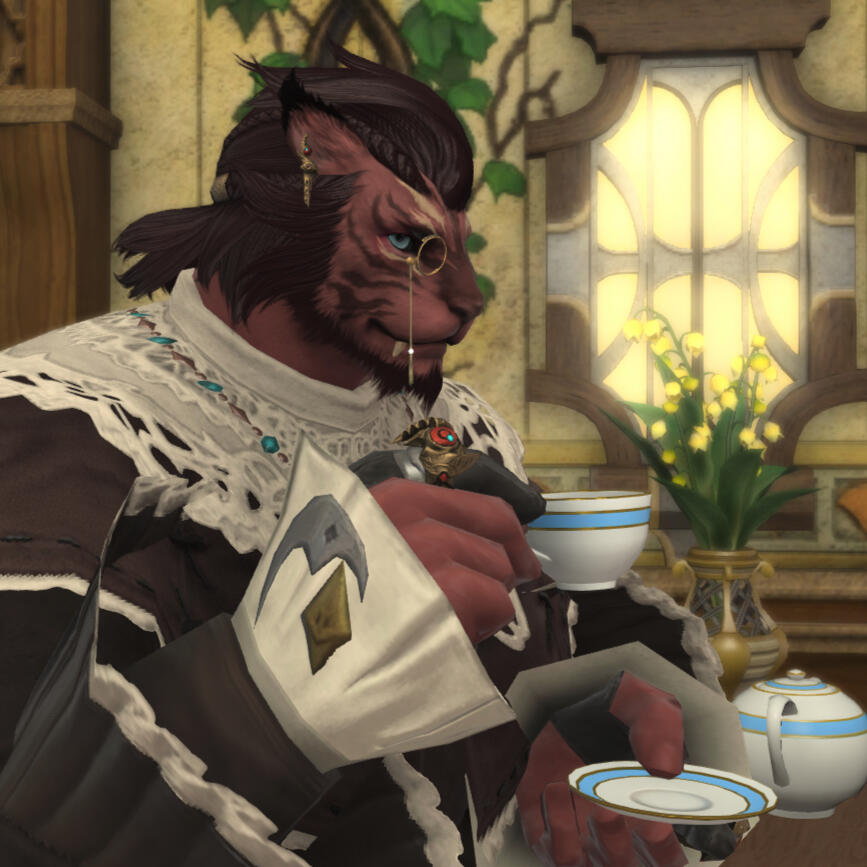 Portrait screenshot of Kortak Flo'uf: Hrothgar man (lion-tiger person) with auburn fur, dark red mane, a monocle and a graceful elegant tunic